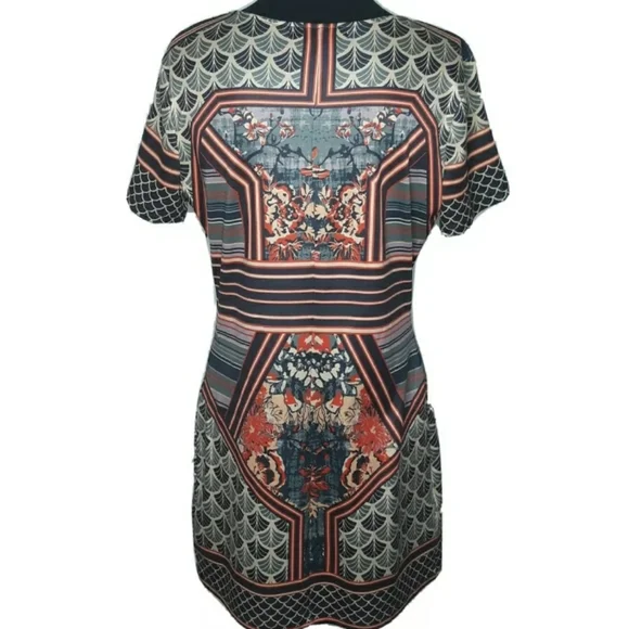 Forever 21 Abstract Print Bodycon Dress Si… - Picture 4 of 11